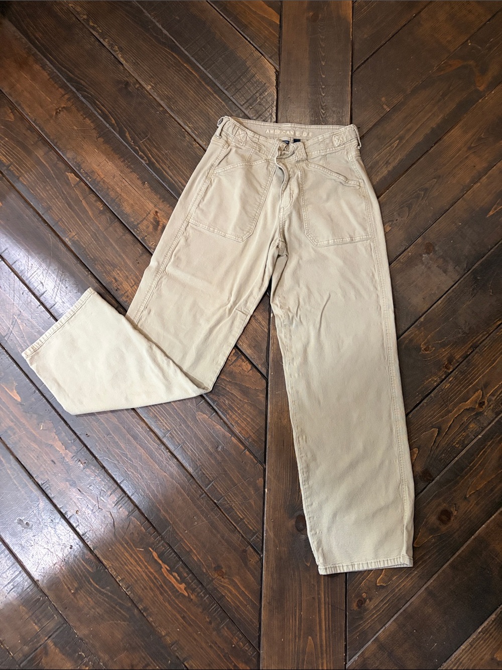 American Eagle Outfitters Women's Straight Leg Jeans in Light Tan